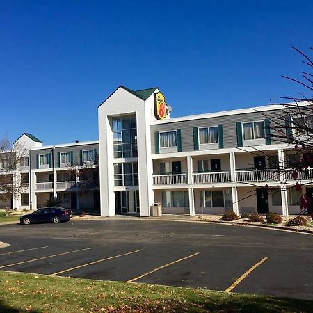 Hotel Super 8 By Wyndham Madison East Extérieur photo