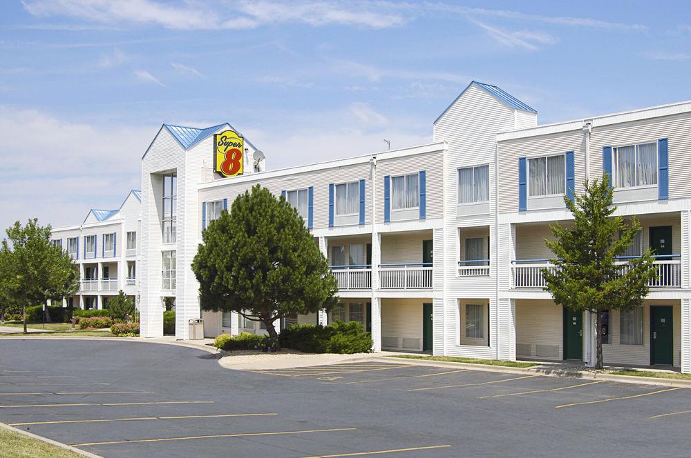 Hotel Super 8 By Wyndham Madison East Extérieur photo