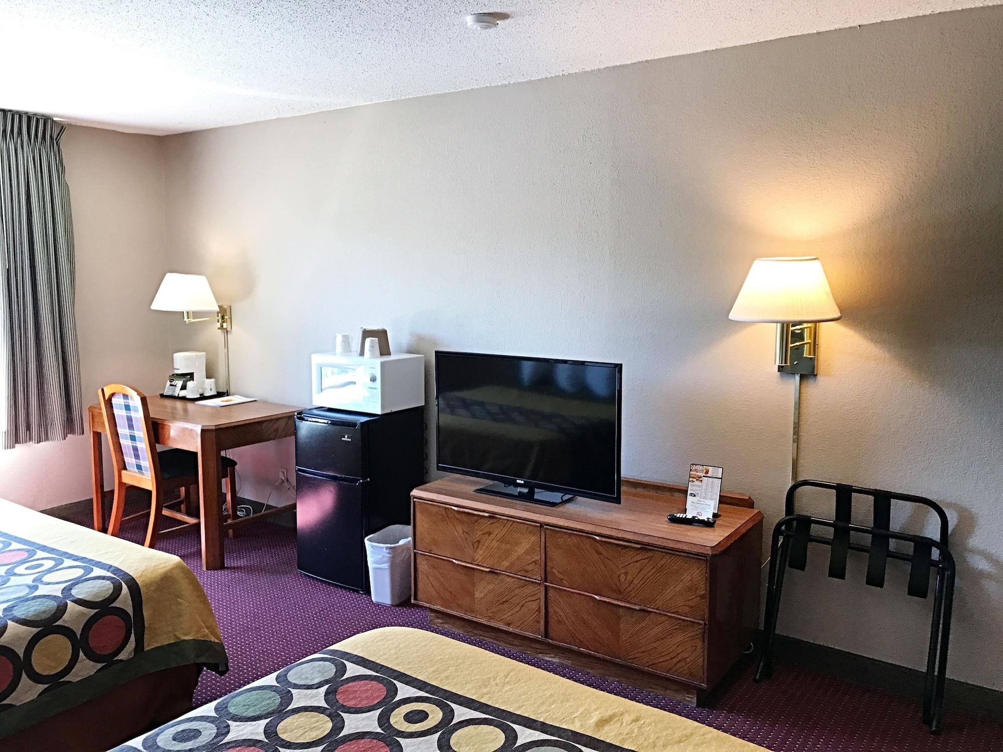Hotel Super 8 By Wyndham Madison East Extérieur photo