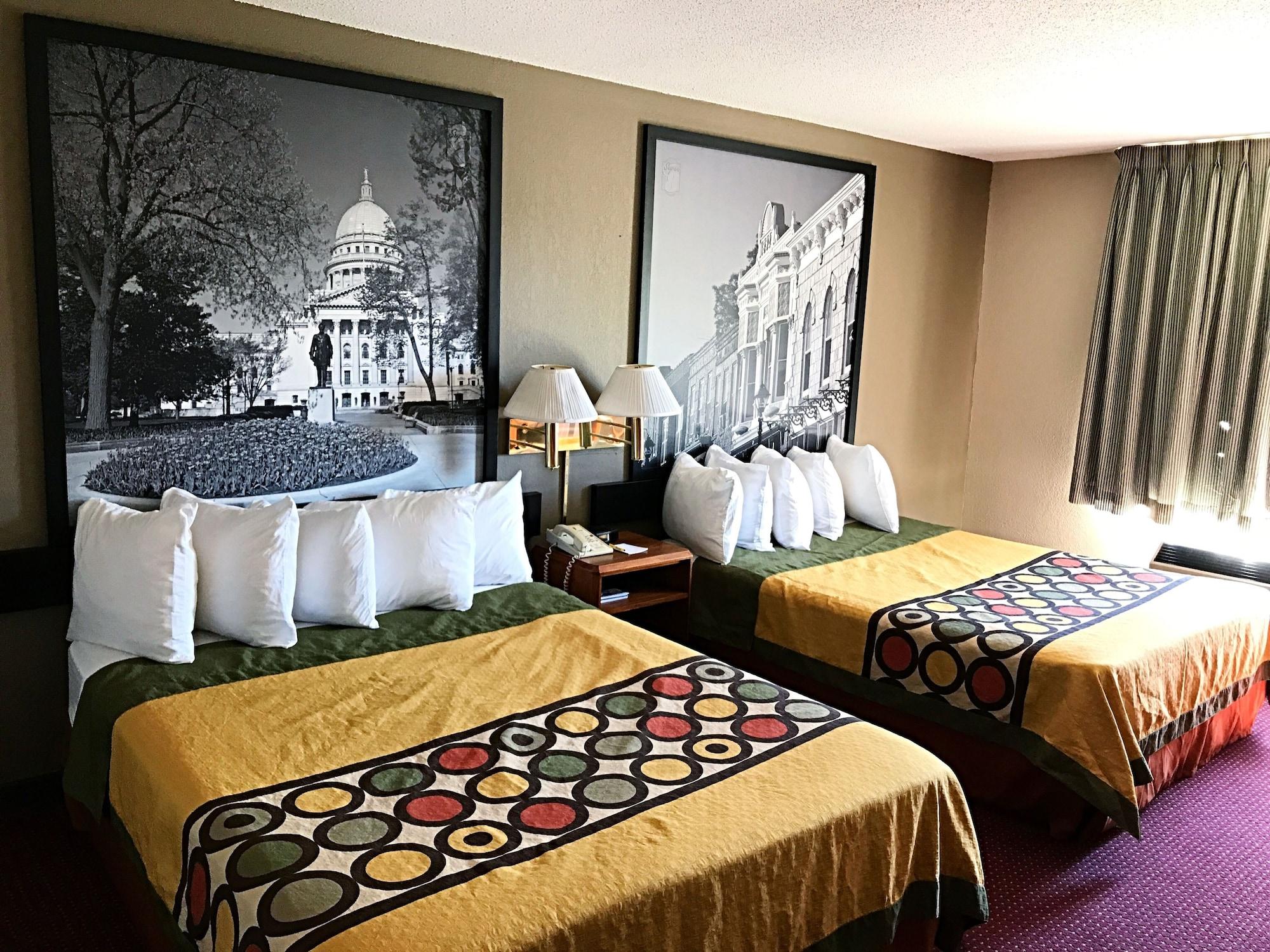 Hotel Super 8 By Wyndham Madison East Extérieur photo