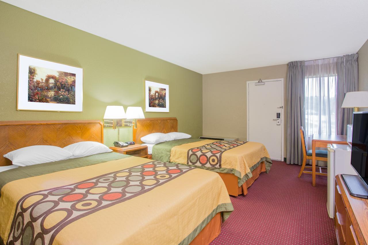 Hotel Super 8 By Wyndham Madison East Extérieur photo